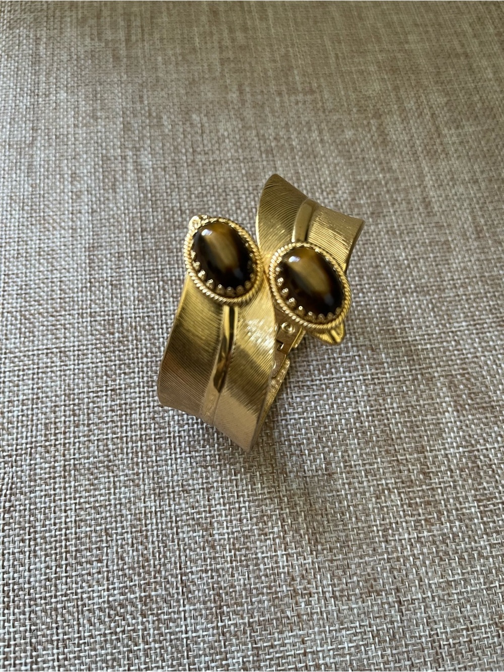 Gold-Tone Cuff Bracelet with Tiger's Eye Cabochon - Picture 3 of 6